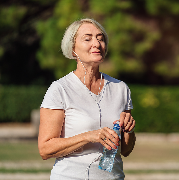 Prasterona e terapia de reposição hormonal pós-menopausa